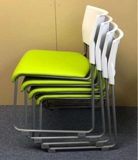 【値下しました】【美品】椅子 4脚 会議室椅子 スタッキングチェア 応接室 座面PVCレザー