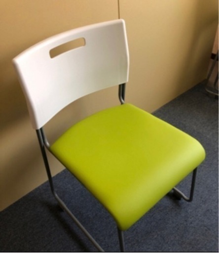 【値下しました】【美品】椅子 4脚 会議室椅子 スタッキングチェア 応接室 座面PVCレザー