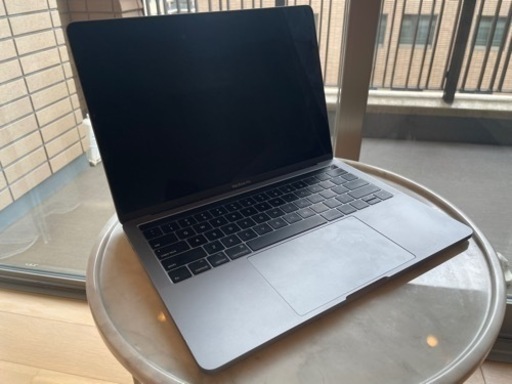 ノートパソコン MacBook pro