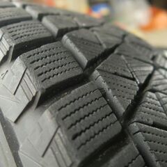 スタッドレスタイヤ　225/65R17 ハリアー