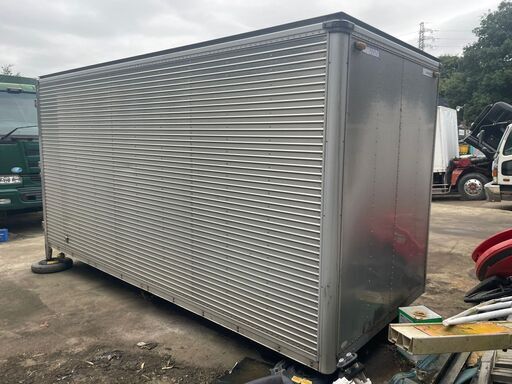 2t 箱 物置き小屋　物入れ　保管倉庫　薪入れ　保管 コンテナ　ガレージ　茨城① 2t 箱 物置き小屋 物入れ 保管倉庫 薪入れ 保管 コンテナ ガレージ 茨城①