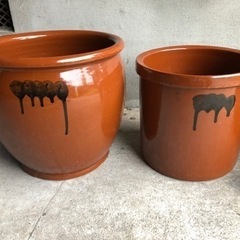 陶器の壺2個はいかがですか