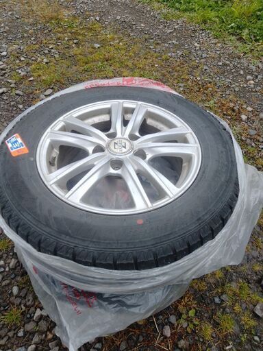 冬タイヤ！！195/65r15 穴5