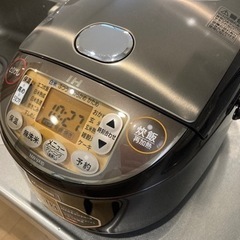 【値下】炊飯器 5.5合 IH式 極め炊き 黒まる厚釜 保温30時間 