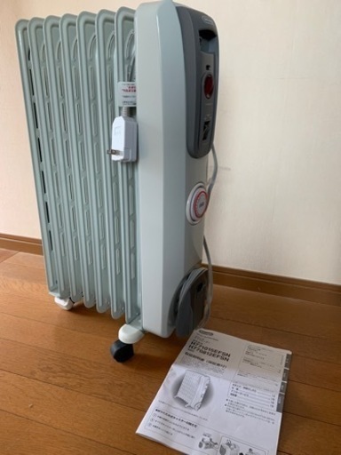 デロンギオイルヒーター★昨年２月購入品★ 暖房器具　取扱説明書付き