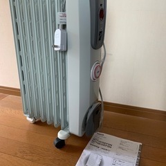 デロンギオイルヒーター★昨年２月購入品★ 暖房器具　取扱説明書付き