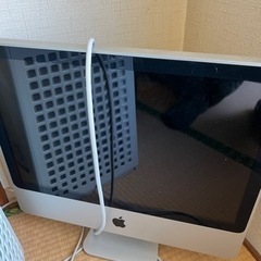iMac たぶん20インチくらいかと。