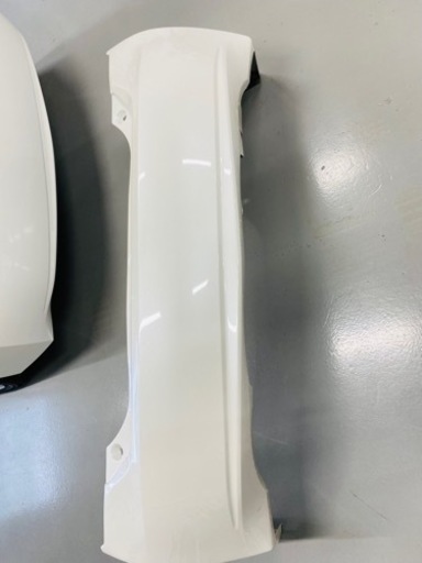 トヨタ 30 プリウスZVW30 純正 52159-47050 リアバンパーです。