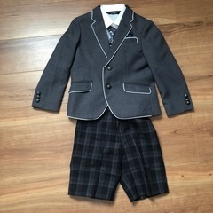 卒園、入学式用スーツ　子供用　ブランド品・美品
