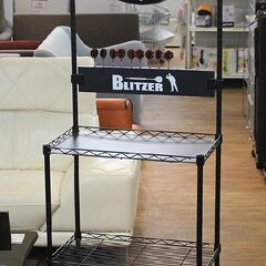 (Y)北大前! 札幌 引取 【セット売り!!】BLITZER/ダーツスタンド＆ダーツボード、CUESOUL/ダーツ×12本 トレーニング 練習用 収納棚付き 省スペース 付属品有 中古