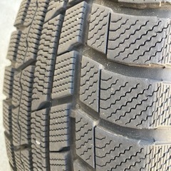 新品同様、ハイブリッドノアに使用のスタッドレスタイヤホイールセット 