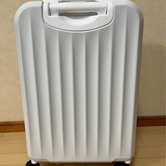 スーツケース新品　3〜6泊用