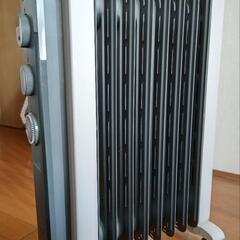 【美品】昨年末購入　デロンギオイルヒーター　RHJ21F0812-GY　グレー　最大10畳まで