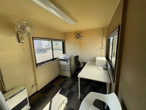 【バナナ】札幌市☆メーカー不明/プレハブ/スーパーハウス/幅5400×奥行2300×高さ2600mm/窓3つ/シンク/エアコン/ストーブ付♪ バナナ】札幌市☆メーカー不明/プレハブ/スーパーハウス/幅5400×奥行