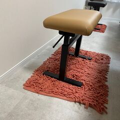スペイン産油圧式ピアノ椅子