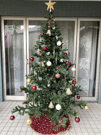 クリスマスツリーとサンタクロース