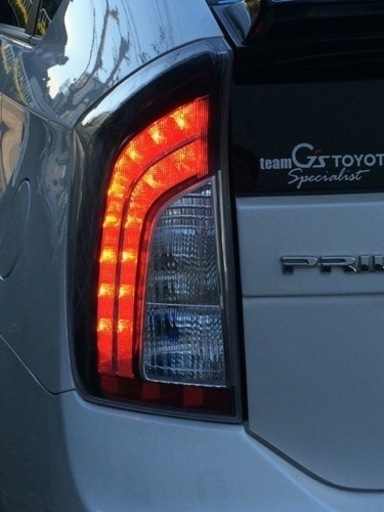 30プリウス 純正G'sテールランプ　ブレーキ全灯化 プリウス 30 G's 純正 テール 全灯化 30プリウス後期テールのブレーキ