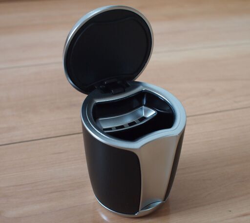 メルセデス ベンツ ホイール型 小物入れ　ノベルティ 灰皿　|2097|☆ ベンツ 車内用灰皿 メルセデス ベンツ ホイール型 小物入れ ノベルティ