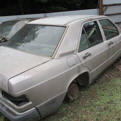 ベンツ190Ｅ各種外装部品販売-ドアーフエンダーバンパー等