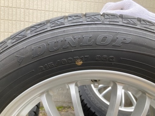 スタッドレスタイヤ　ホイール付き　215/60/R17