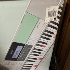 カシオ　光るキーボードLK512