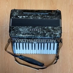 YAMAHA Accordion ヤマハ　アコーディオン B32