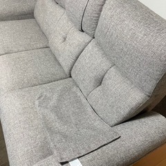 【配送〜設置可】3人用電動布張りテーブル付きリクライニングソファ