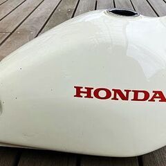 ホンダ　FTR223 　ガソリンタンク　白　HONDA　燃料コッ...