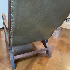 【そろそろ】張り替えたばかりのソファ