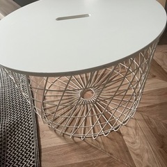 IKEA 丸テーブル　クヴィストブロー