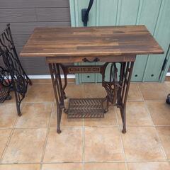 期間限定値下げ☆足踏みミシンテーブル　MITSUBISHI