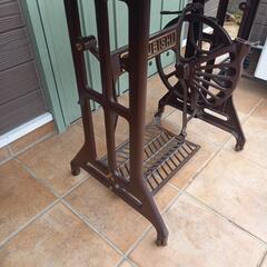 期間限定値下げ☆足踏みミシンテーブル　MITSUBISHI