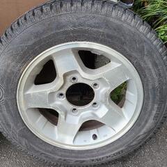 受付終了しました。 ジムニー スタッドレス ブリザックV2 バリ山とスペアトーヨー