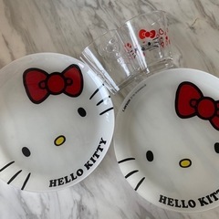 Hello Kittyのお皿、コップ セット❗️
