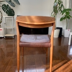 【ネット決済】5脚の革の椅子