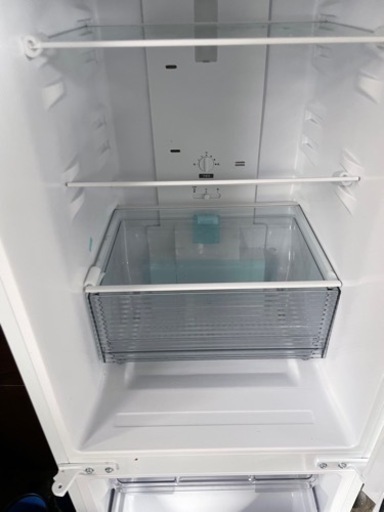 SHARP SJ-D18H-W 冷凍冷蔵庫　2022年式　179リッター　配送別途費用で可能。