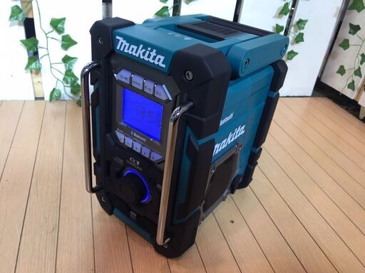 【愛品館八千代店】Makita　充電が出来るラジオ　MR300
