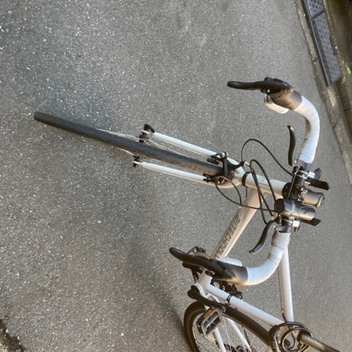 21TECHNOLOGYのロードバイクです。先日中古で18,000で購入しましたが必要無くなりましたのでお譲り致します。