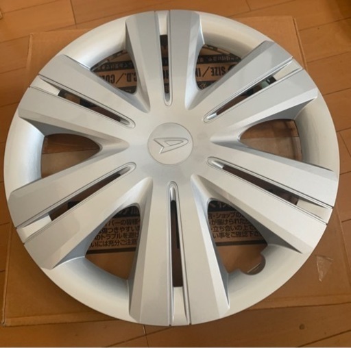 ダイハツ　タント用の鉄ホイールカバー４個セット　新品　１４インチ