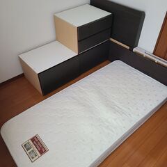 【美品】シングルベッド＋シングルマット 大容量収納×４付き