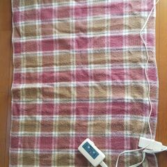 電気ひざかけ毛布（約100cm x 65cm)