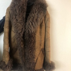 羊毛皮のコート