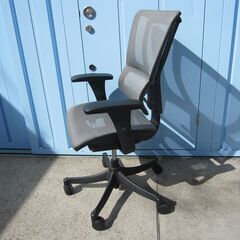 事務イス　エルゴヒューマン　スマートチェア　肘あり　グレー　