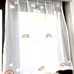 虹の刺繍入りレースカーテン　4枚セット