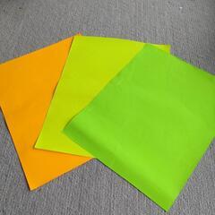 蛍光色の紙A4サイズ3枚　オレンジ　イエロー　グリーン