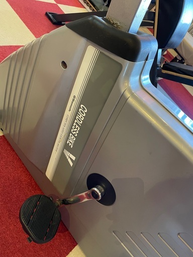 【おまけ付き美品】基本引き取りのみトレーニングベンチとエアロバイクセット おまけ付き美品】基本引き取りのみトレーニングベンチとエアロバイク