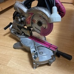取引中！HITACHI スライド丸鋸165ミリ ライト、レーザー使用可能