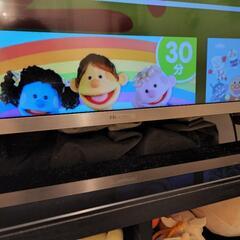 【取引中】Hisense 50型テレビ シルバー テレビ台セット