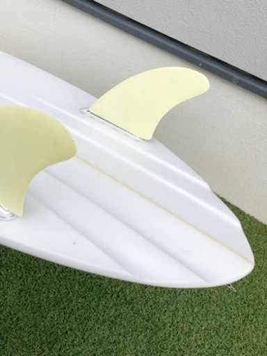 Quartersurfboard パフォーマンスツイン5'4 MRフィン付き Quartersurfboard パフォーマンスツイン5'4 MRフィン付き