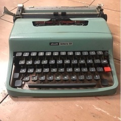 70年代【オリベッティ】タイプライター